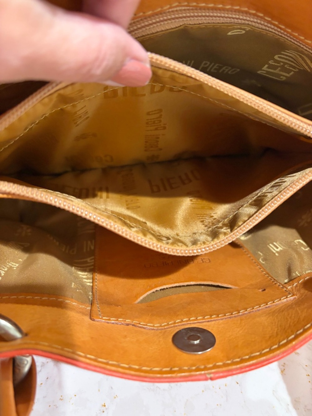 Ostrich-embossed petite leather handbag by Cecconi Piero Made in Italy - Picture 13 of 14